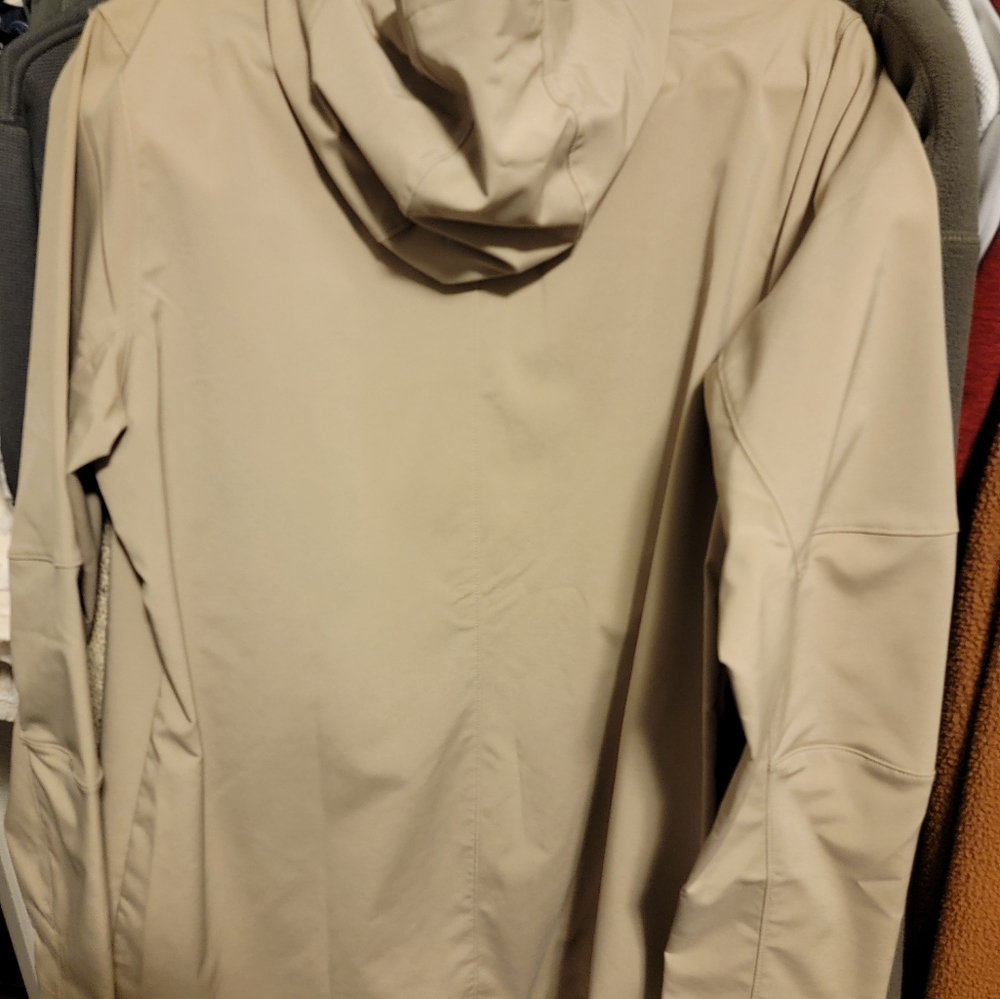 under armour fitted rain coat